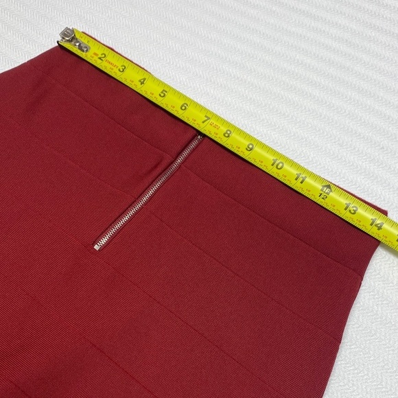 Shinestar Burgundy Bodycon Pencil Skirt Textured Bandage Silver Zip NWT L - Picture 6 of 9